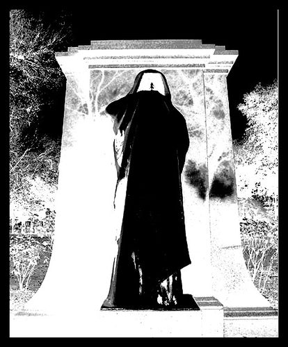 02_statue_of_death.jpg