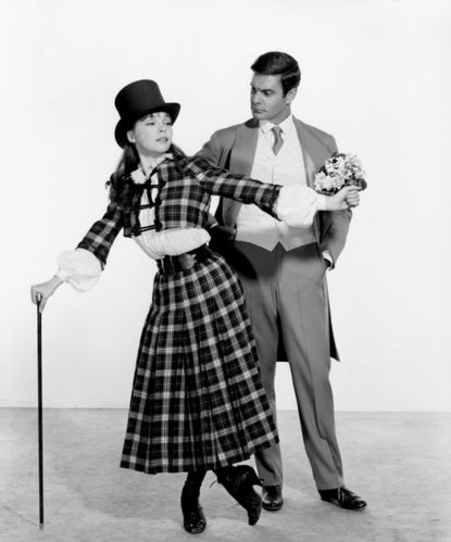 LESLIE CARON-05