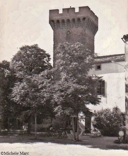 La Pomarède ancien 019 tour coté cour vers 1980