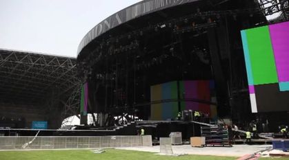 Madonna - MDNA Tour: Stage - Final Setup in Abu Dhabi (video) Madonna - MDNA Tour: Stage - Final Setup in Abu Dhabi (video)