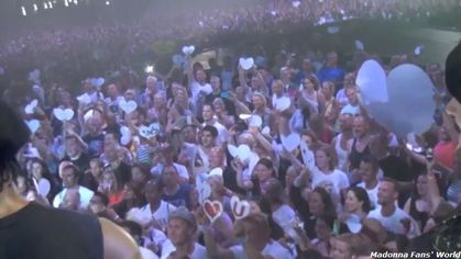 Madonna - MDNA Tour: Video - Madonna thanks Fans in Oslo, Norway - August 15, 2012