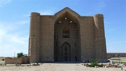Mausolee-Yasaui-turkistan--2---Small-.JPG