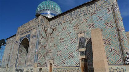 Mausolee-Yasaui-turkistan--3---Small-.JPG