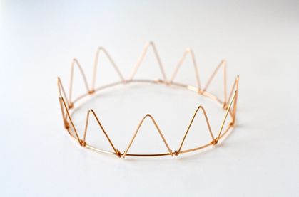 Wire-Crown-DIY.jpg