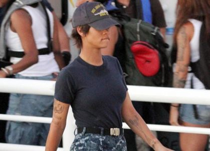 Rihanna on theset of Battleship Hawaia