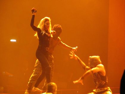 Madonna - MDNA Tour: Walking on a tightrope Madonna - MDNA Tour: Walking on a tightrope