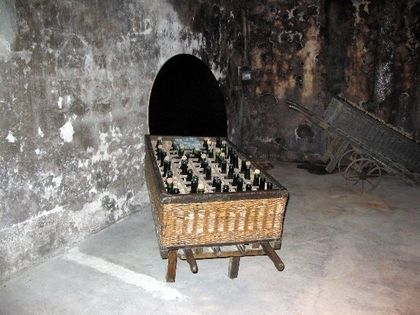 008caveMumm