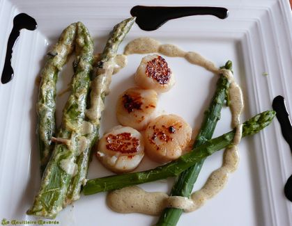 noix de st jacques aux asperges et .JPG.1