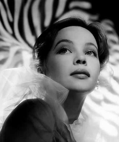 LESLIE CARON-14