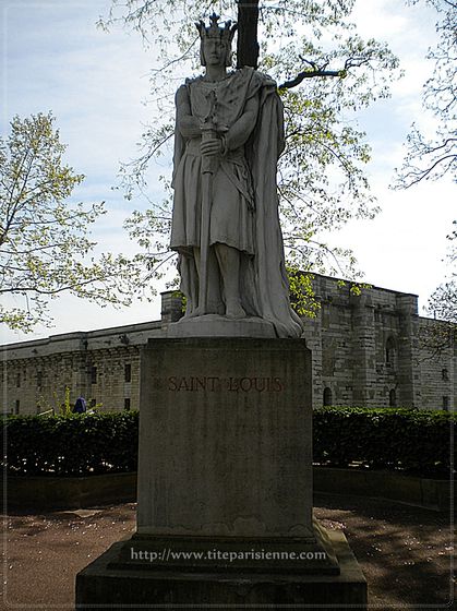 Statue Saint-Louis 3