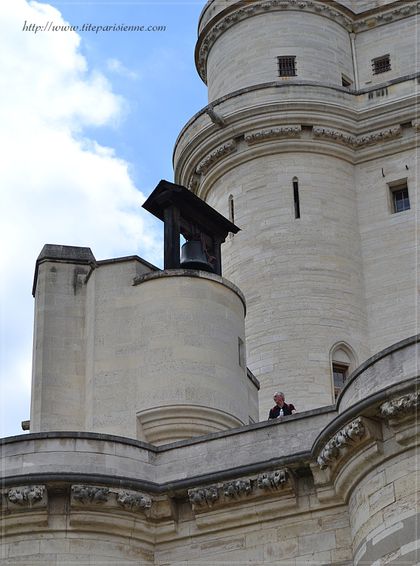 La cloche du Château de Vincennes 1