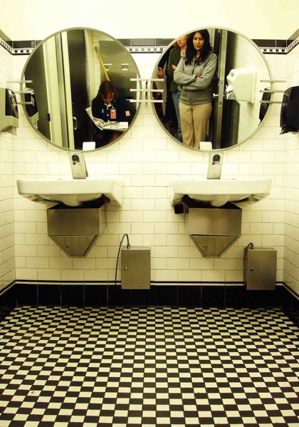Toilettes-de-l-empire.jpg
