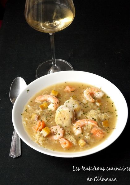 Soupe-de-chou--saint-jacques--crevettes-et-poissons-fumes.JPG