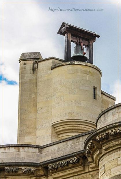 La cloche du Château de Vincennes 5