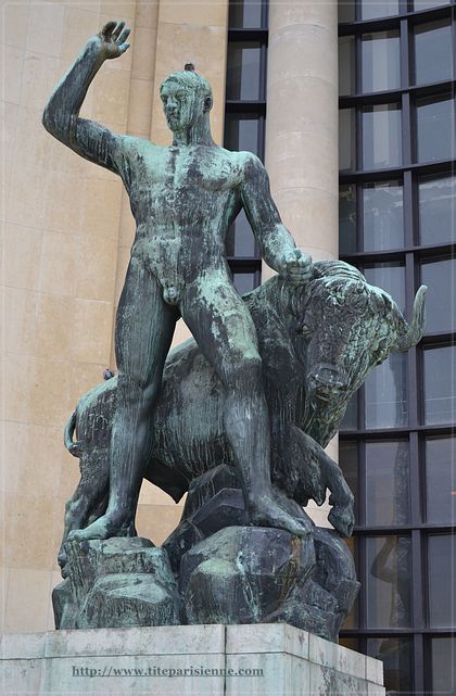 1 Statue Trocadéro 2