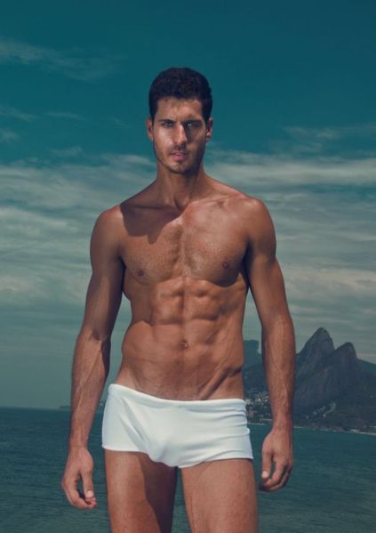 Fernando-Sippel-Hot-Tetu-Burbujas-De-Deseo-03-565x800.jpg
