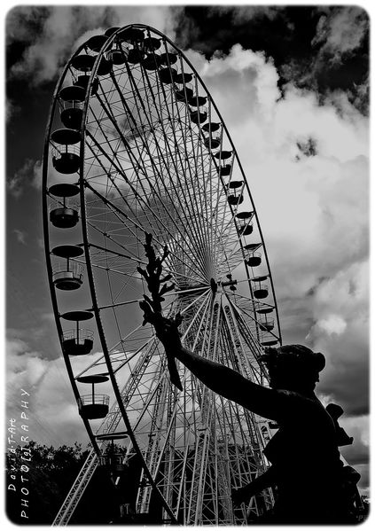 grande roue sur la place des quinconces