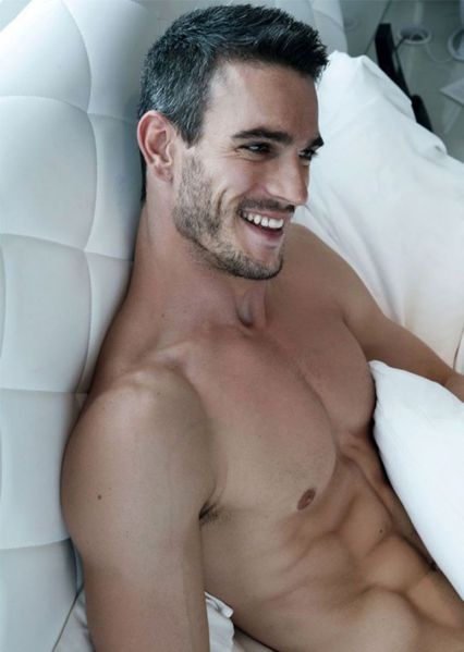 Joshua-Kloss-Sexy-Burbujas-De-Deseo-02-562x790.jpg