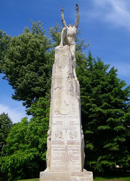 1001 Statue en hommage à Wilbur Wright sur la place des Ja