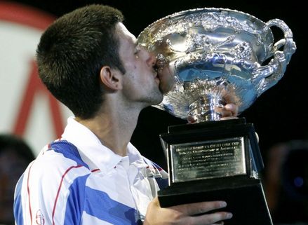 novak-djokovic-regne-pour-la-deuxieme-fois-a-melbourne.jpg