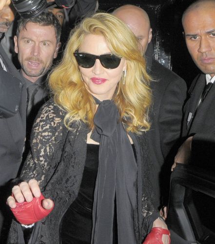 20120112-pictures-madonna-leaving-arts-club-london-02
