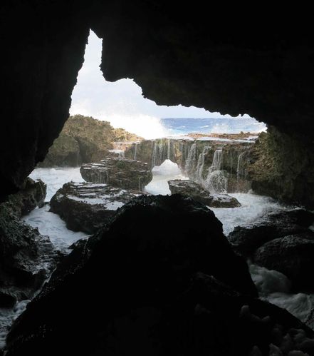 Grotte contre jour (2)