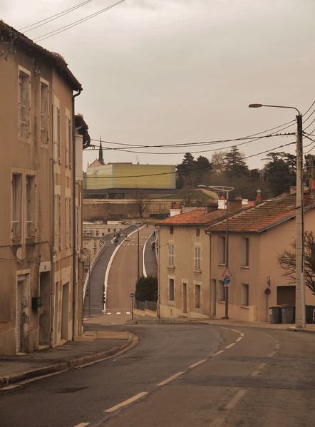 Perspective-sur-la-passerelle-et-TAP-Poitiers.JPG