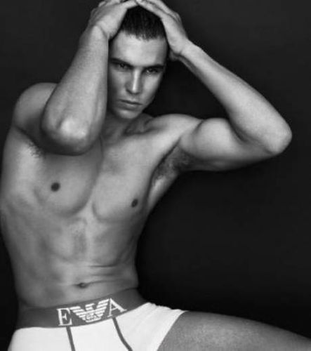 rafael-nadal-pose-pour-armani-underwear_76651_w460.jpg