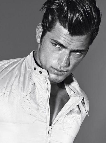 Sean-O’Pry-Hugo-Boss-2012-Burbujas-De-Deseo-01-517x700