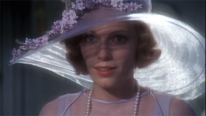 Gatsby-le-Magnifique---Mia-Farrow-3.gif