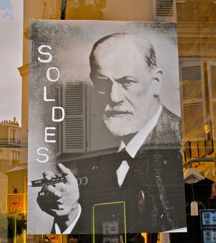soldes vitrine Freud