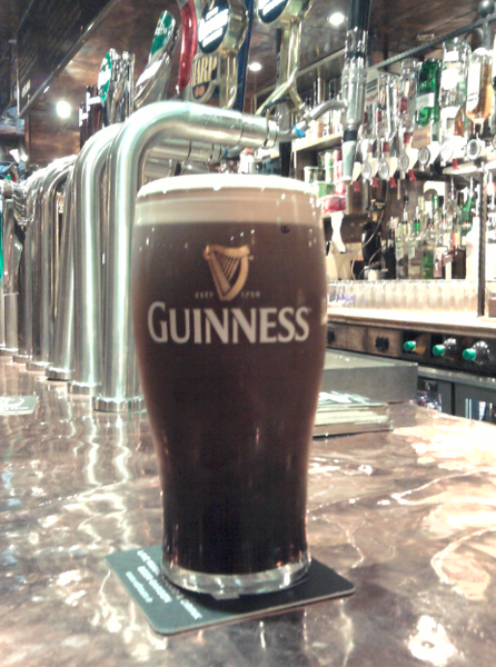 http://img.over-blog.com/446x600/2/57/00/46/Irlande2011/Guinness2.png