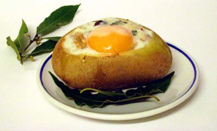 oeufs-en-Cocotte-de-Pomme-de-Terre-au-Roquefort-et-aux-Noix.JPG