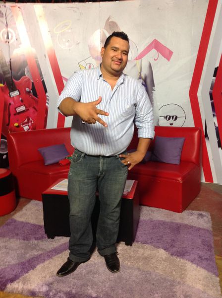 Conexion HN Hondured Canal 13 Presentador Jose Lopez