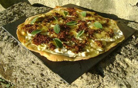 Pizza-au-Pesto-de-Sauge.JPG
