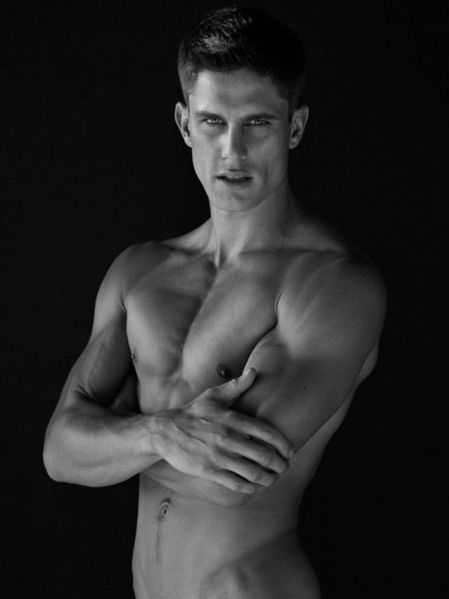 Bryce-Draper-Belleza-Masculina-Burbujas-De-Deseo-01-592x790.jpg