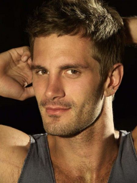 Chris-Bailey-Belleza-Hombre-Burbujas-De-Deseo-011-592x790.jpg