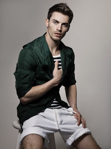 Tyler-House-Hot-Model-03-487x650.jpg