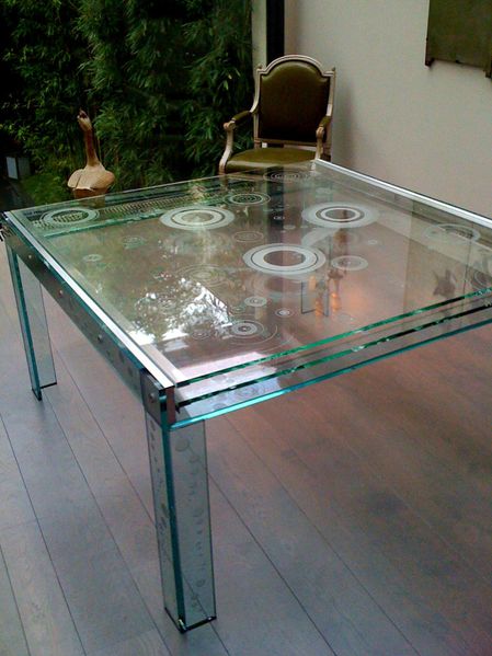 Table-a-plateaux-coulissants.jpg