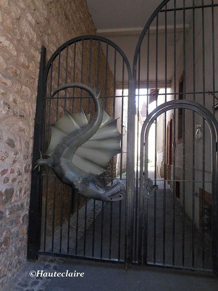 dragon-sur-la-porte.jpg