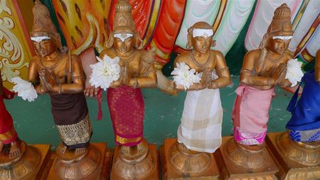 divinites-temple-hindou-Mahamariamman--1---Small-.JPG