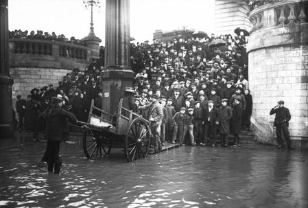 Paris 1910 Inondation quai de Passy (2)