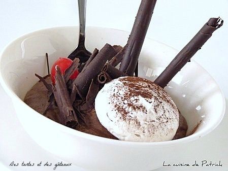 Mousse au chocolat, meringue et copeaux - Le blog de Patrick
