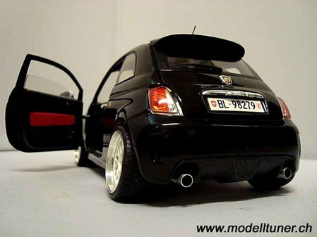 miniature Fiat 500 1/18