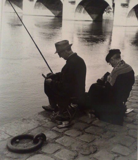 Izis-Paris-square-du-Vert-Galant-face-au-Pont-neuf-1958.jpg