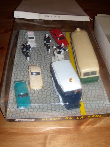 lot dinky 2424