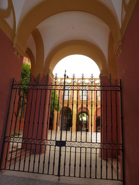 SEVILLA----Palais-de-l-Archeveche---Palacio-Arzobispal.JPG