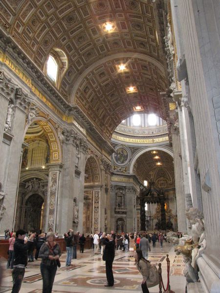 Vatican---Saint-Pierre---interieur--5-.JPG
