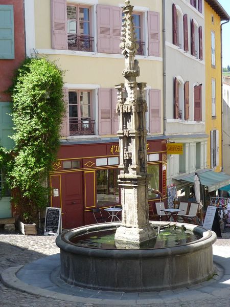 CUISINE-PUY-PROVINS-ANNECY-mai-juin-2010-011.JPG