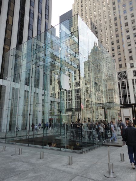 Retail-distribution-Frank-Rosenthal-Apple-Store-New-York-jo.JPG